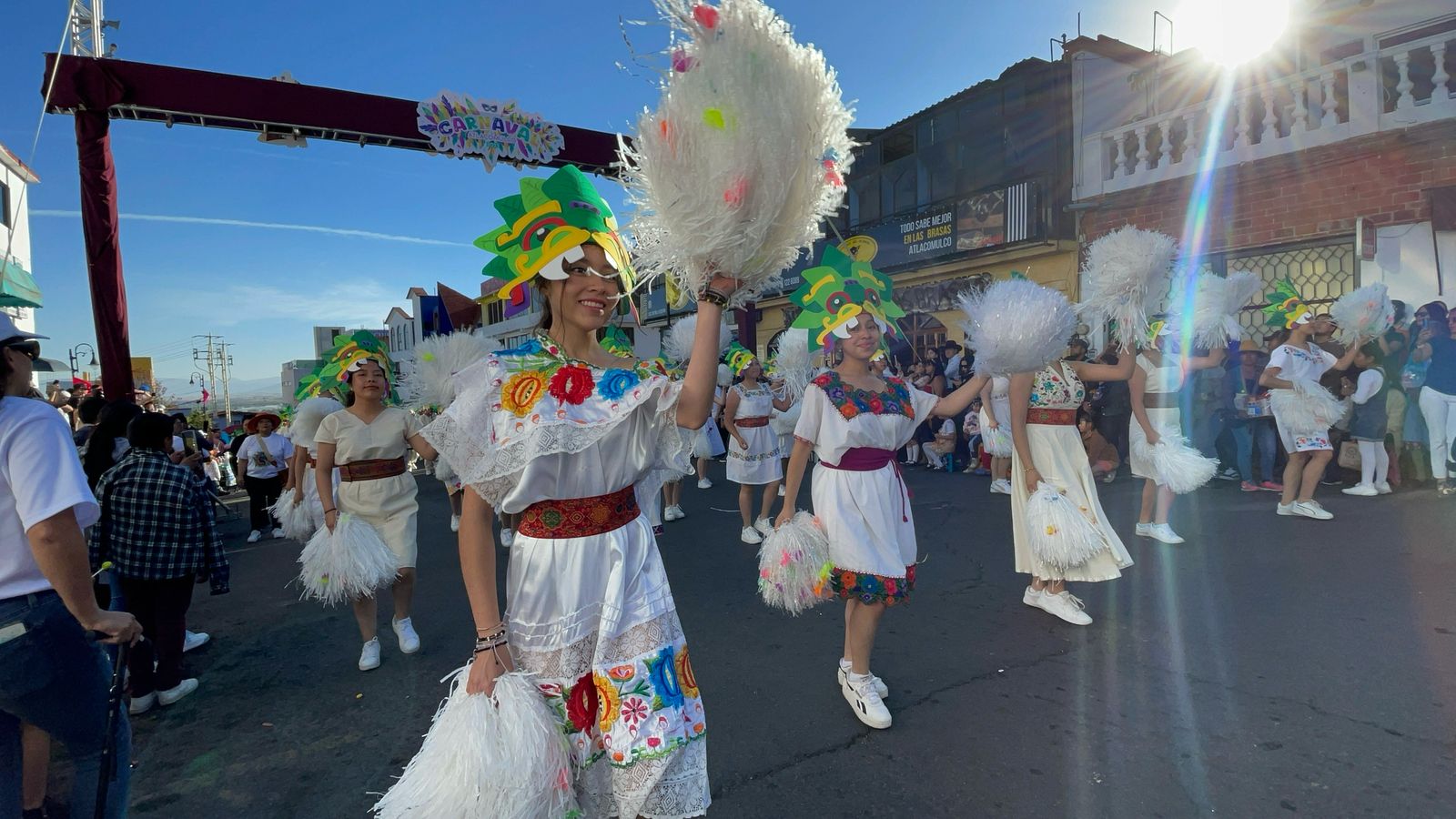 Atlacomulco celebró su Carnaval 2025 con más de mil personas homenajeando culturas originarias. Foto Michelle Sánchez