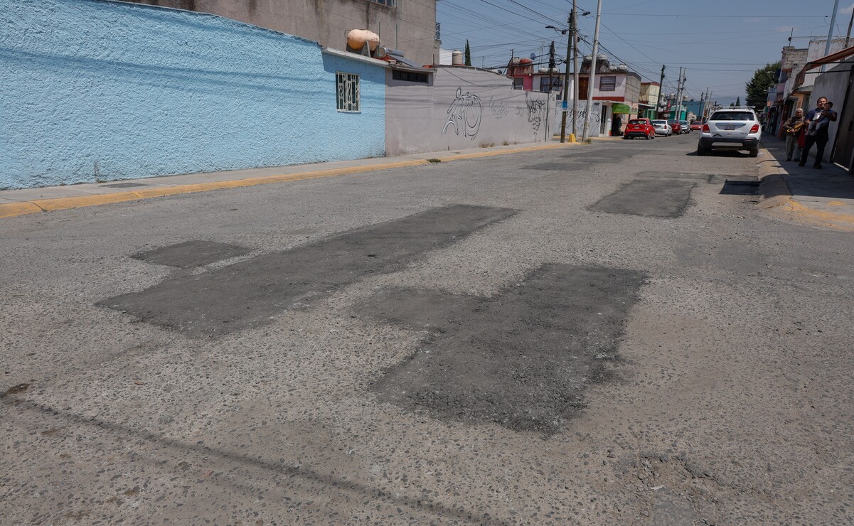 El Ayuntamiento de Metepec realiza bacheo y mantenimiento de calles para llegar a cero baches. Foto: Arturo Hernández.