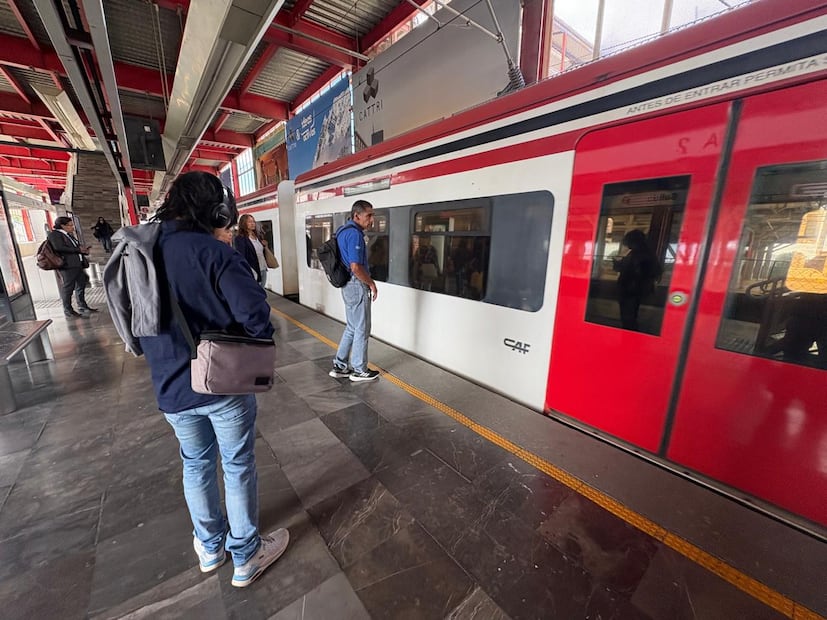 Y el viaje largo, de 12.9 hasta 25.6 kilómetros, incrementa de 25.50 pesos a 26.50 pesos. Foto: Arturo Contreras