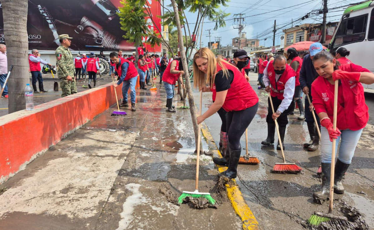 ¡San Mateo Atenco de Pie! Ana Muñiz lidera apoyo y limpieza tras fuertes lluvias