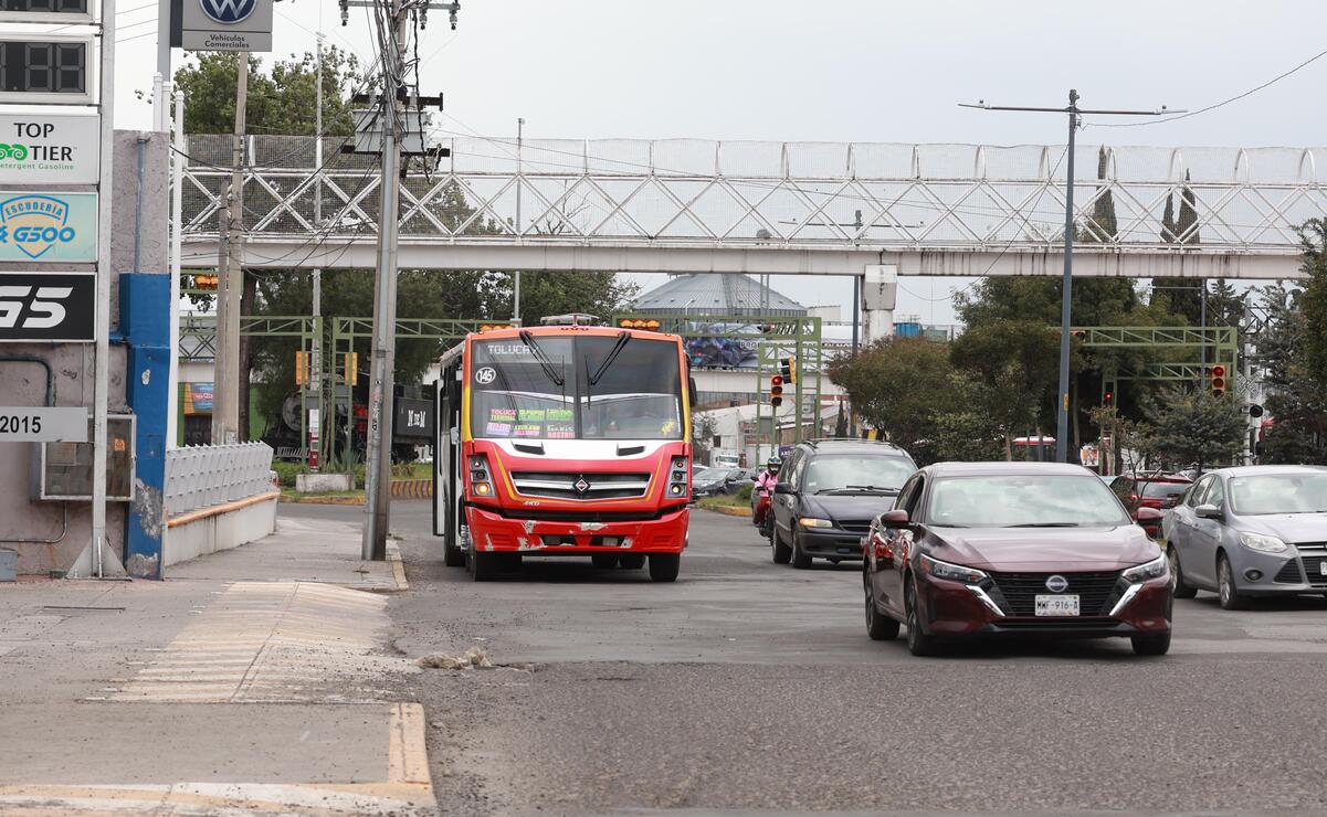 El 30% de las unidades que dejaron de transitar por las calles del Valle de Toluca suman unas 600 / Foto Alejandro Vargas