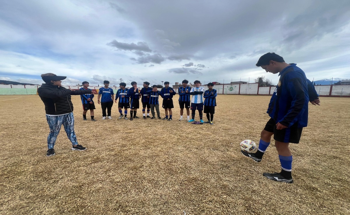 El equipo sigue bajo la supervisión de Josefina, quien continúa apoyando y motivando a su hijo. Foto: Alejandra Santillán