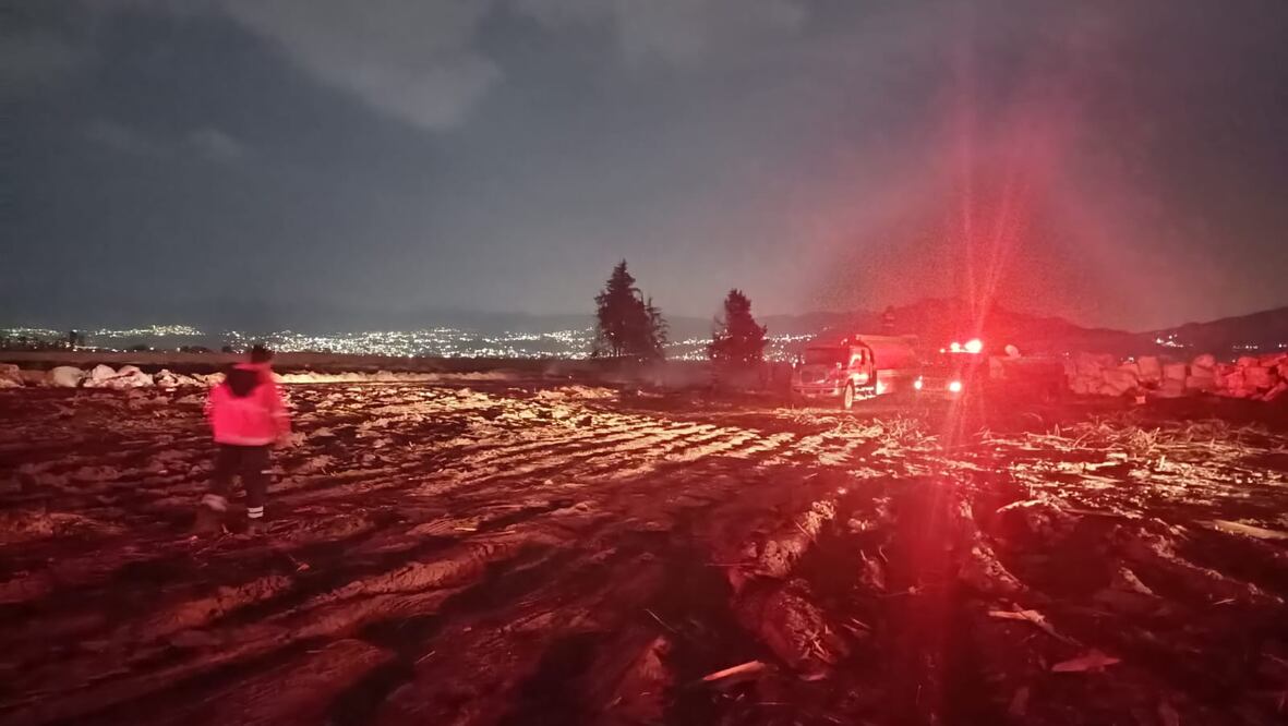 Incendio de grandes proporciones en La Constitución Totoltepec, Toluca