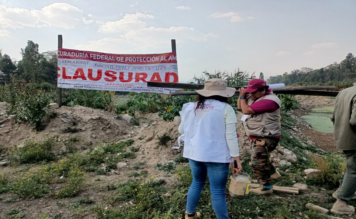Para crear estos diques utilizaron unos 10 mil metros cúbicos de cascajo, losetas, varillas, sin tener licencia de Impacto Ambiental. Foto: Especial