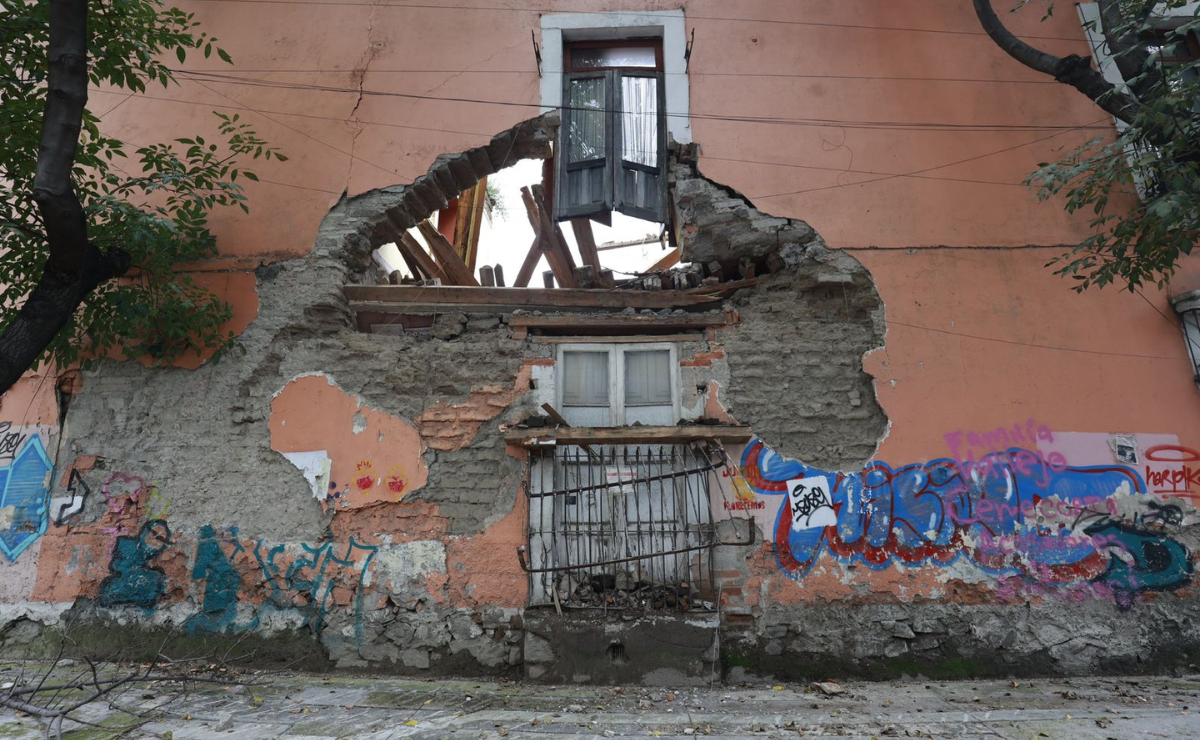 Toluca, entre la historia y el riesgo: Edificios protegidos por el INAH se desmoronan, poniendo en peligro a sus habitantes. Foto: Alejandro Vargas