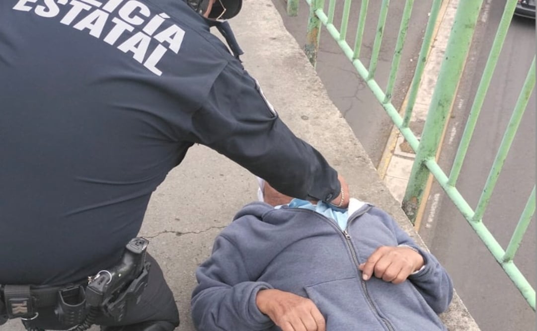 Jaime, de 70 años de edad recibió ayuda por parte de elementos de la Secretaría de Seguridad del Estado de México / Foto Especial