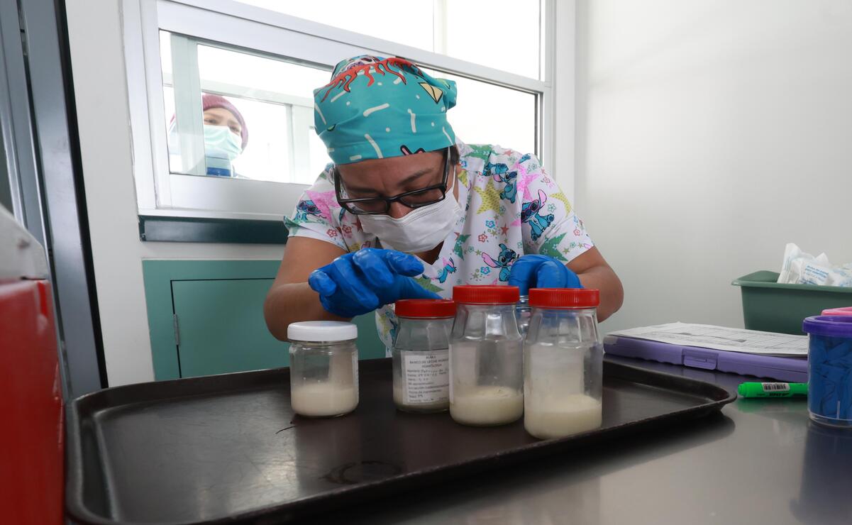 La donación de leche no sólo beneficia a los menores, sino también a las madres / Foto Alejandro Vargas