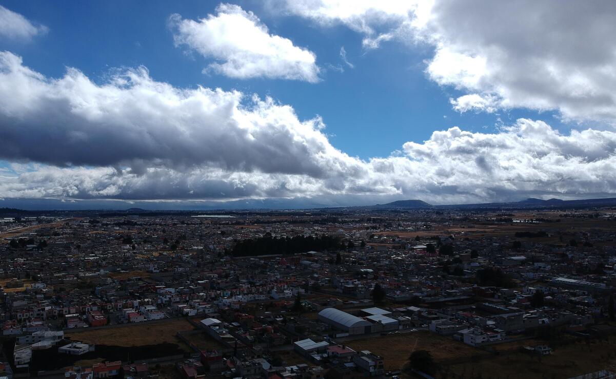 El cielo de Toluca transitará de un despejado amanecer a una tarde con nubosidad. Foto Alejandro Vargas