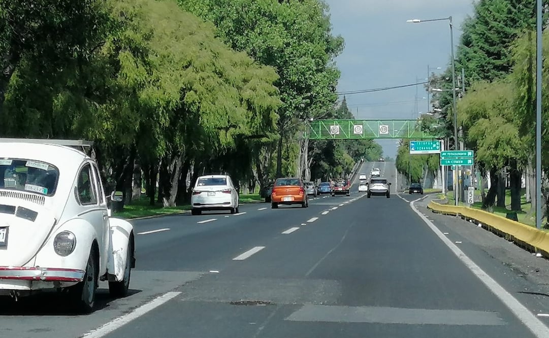 El programa "Hoy No Circula" en Toluca y Tianguistenco busca controlar el crecimiento del parque vehicular y mitigar el cambio climático. Foto Especial