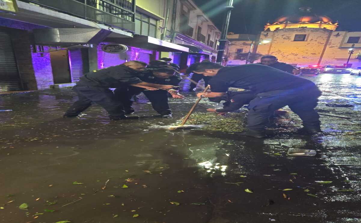 Elementos de Protección Civil y Bomberos, así como de Seguridad y Protección realizaron más de 22 servicios de atención tras las lluvias. Foto: Especial
