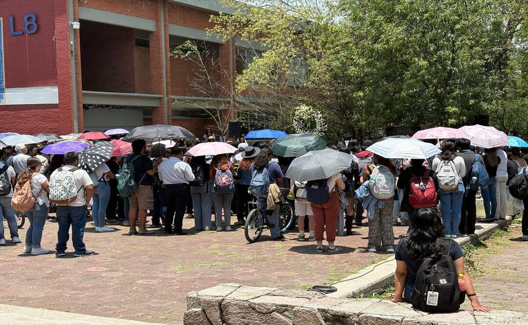 Se realizó un homenaje  a un costado del edificio L8 de Veterinaria  / Foto: Arturo Contreras
