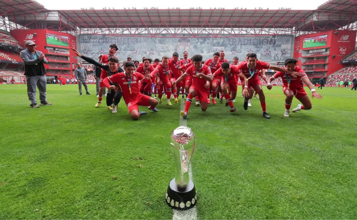 Los Diablos Sub-23 se coronaron campeones de la Liga MX al golear 4-1 (global 5-2) a Bravos de FC Juárez. Foto: Especial