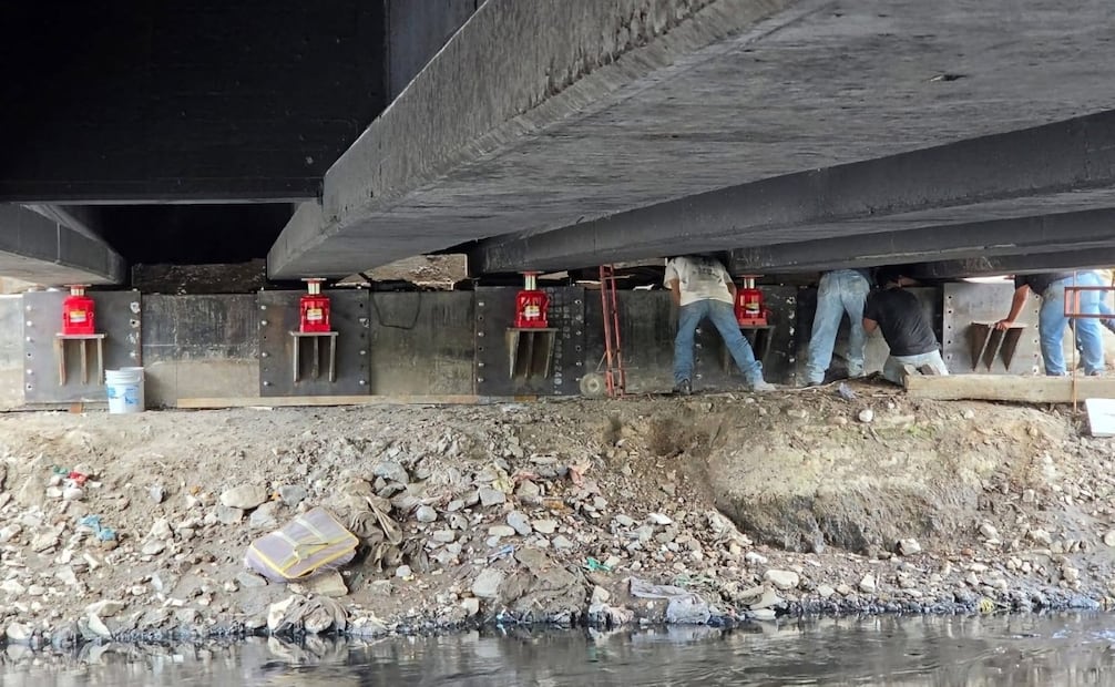 La rehabilitación del Puente San Lorenzo, que comunica a Chimalhuacán con Nezahualcóyotl, registra más del 75% de avance. Foto Emilio Fernández / El Universal
