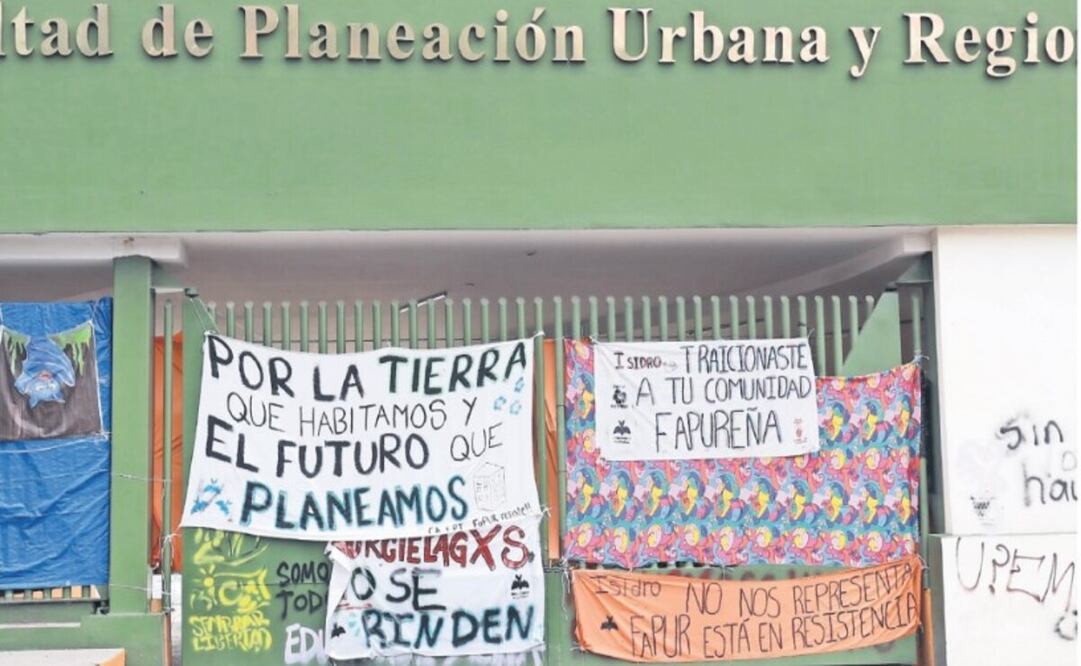 La Facultad de Medicina, Odontología, Antropología, Lenguas y la Facultad de Planeación Urbana y Regional, son algunas de las que no han recibido mantenimiento en tres meses / Foto Alejandro Vargas