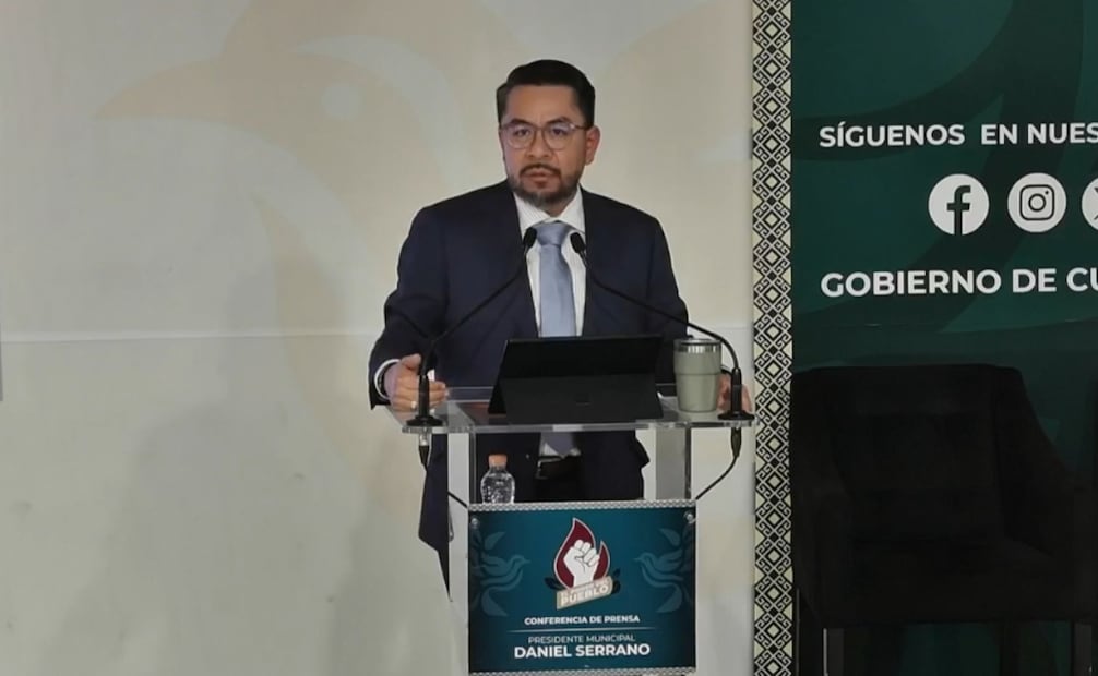 El presidente municipal de Cuautitlán Izcalli, Daniel Serrano, durante la conferencia de prensa donde habló sobre los proyectos viales. Foto Especial