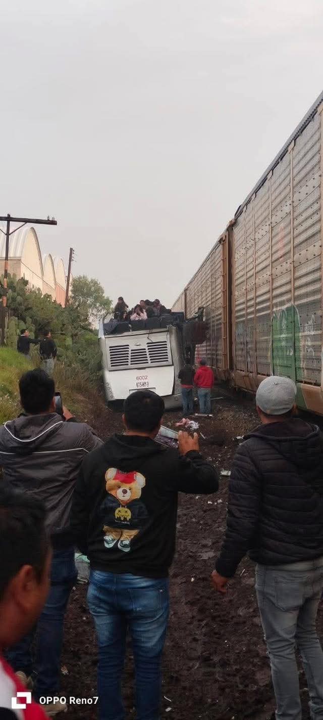 Autoridades piden no acercarse a la zona del accidente / Foto Especial