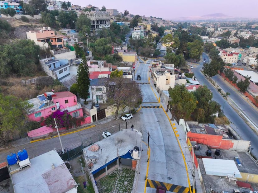 Previamente, autoridades municipales inauguraron la pavimentación con concreto hidráulico de las calles Carrada Francisco Villa, Cerrada Prolongación Emiliano Zapata y Morelia, de la colonia Ejidos de Santa María Tulpetlac. Foto: especial