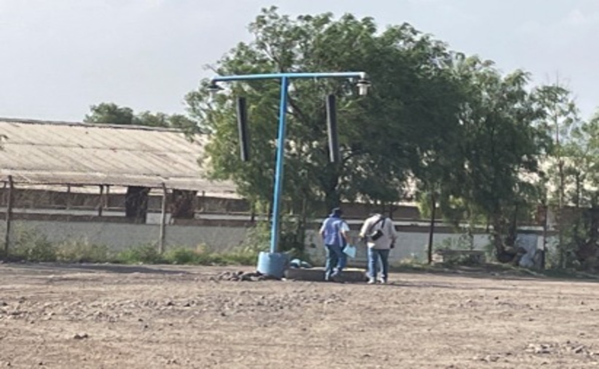 El pasado 26 de marzo, habitantes de San Sebastián Xolalpa y Santa María Coatlán, realizaron un bloque para cal usurar cuatro pozos. Foto: Especial