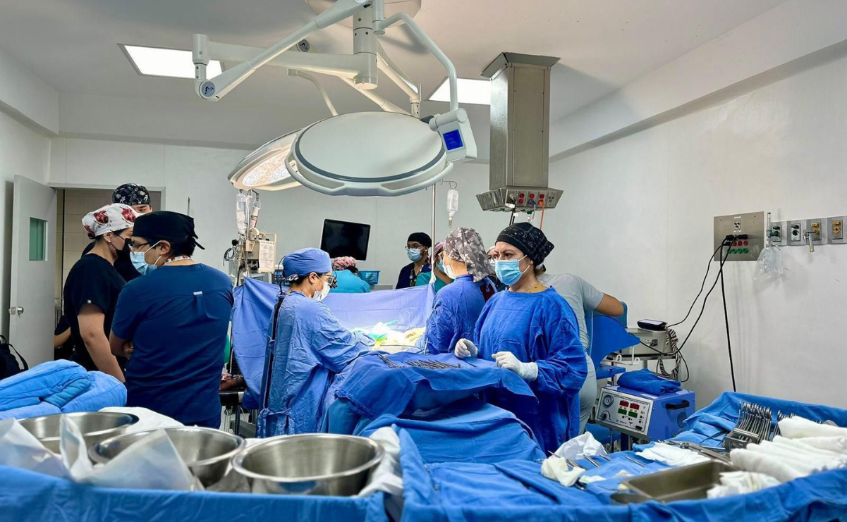 El equipo médico se prepara para recibir los órganos del donante / Foto: Especial