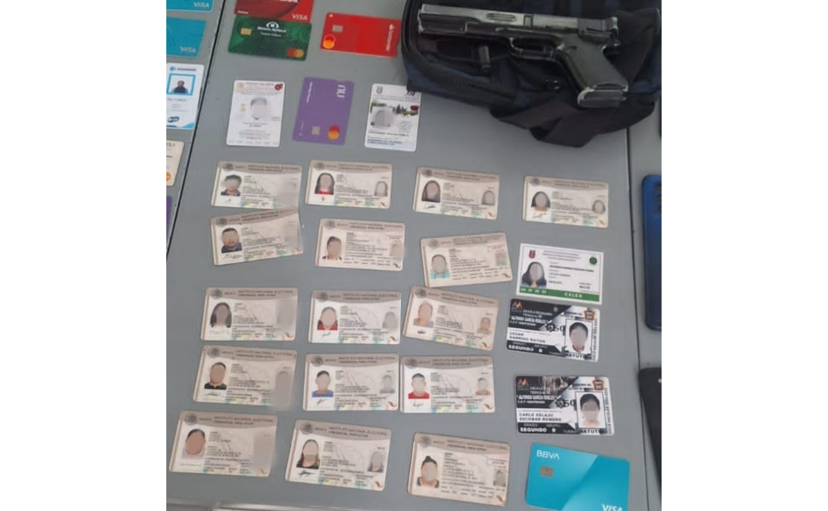 Policías de Ecatepec y elementos de la Marina detuvieron a ocho presuntos asaltantes de transporte público en la colonia San Agustín Foto: Especial
