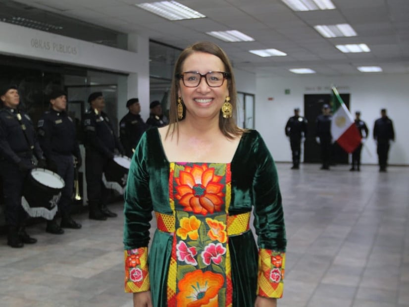 Azucena Cisneros Coss. Foto Especial