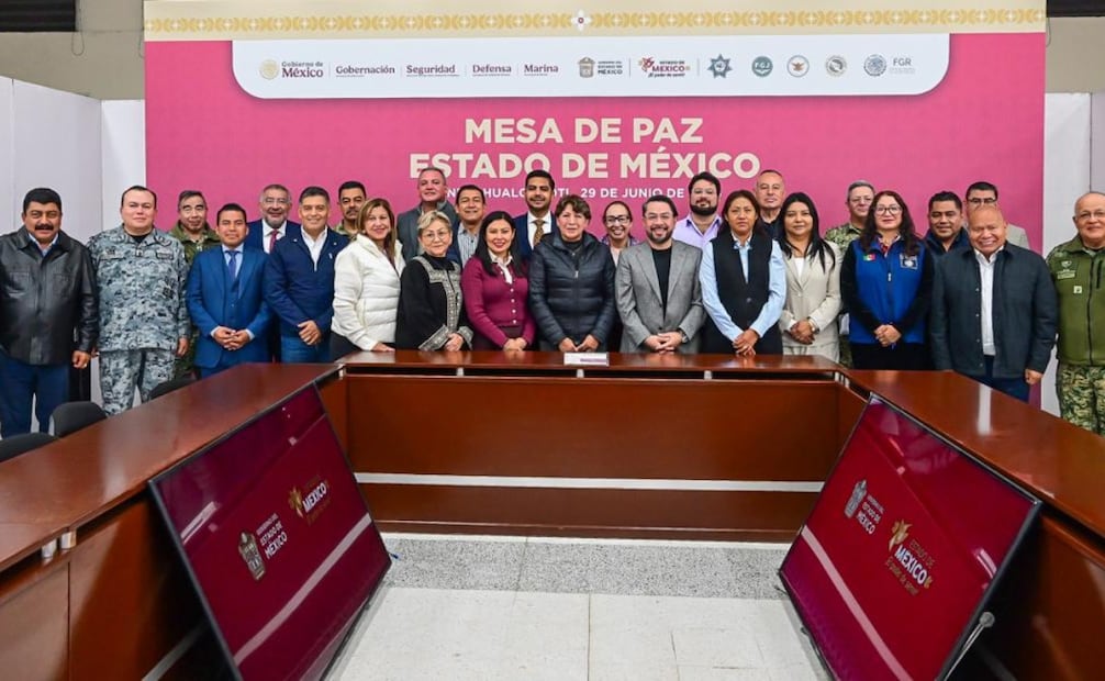 Coordinación por la seguridad. La gobernadora Delfina Gómez encabezó la Mesa de Paz número 122 en Nezahualcóyotl para evaluar la estrategia del Mando Unificado Oriente. Foto Especial