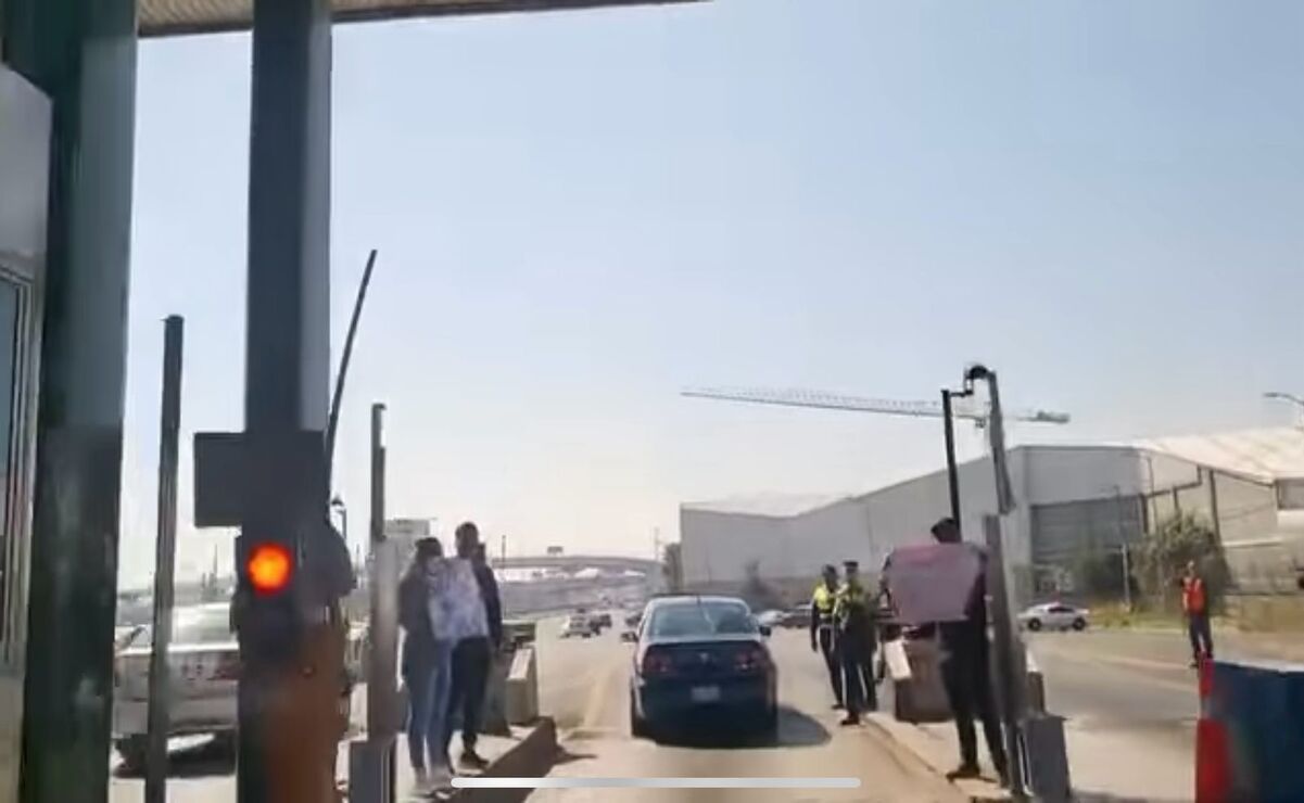 Los inconformes llegaron al punto después de las 11:00 horas / Foto: Especial