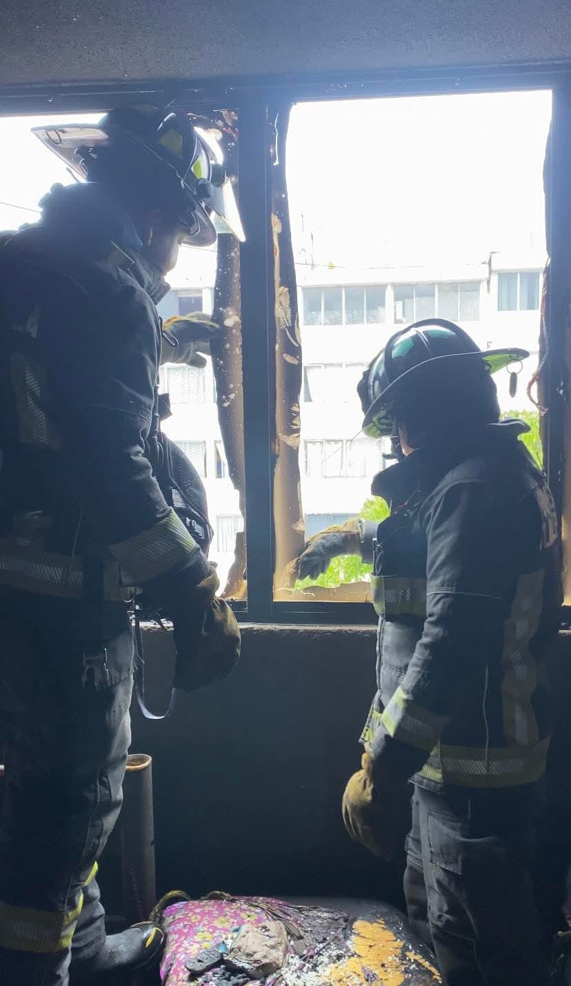 Las maniobras de enfriamiento y remoción de escombros permitieron eliminar posibles focos de reignición / Foto Especial