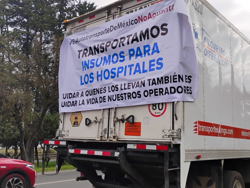 Caminos y Puentes Federales (Capufe) reportó la presencia de manifestantes en la plaza de cobro de Tepotzotlán, en ambos sentidos de la autopista México-Querétaro, y señaló que hasta las 08:00 horas no se registraban cierres a la circulación. Foto: especial