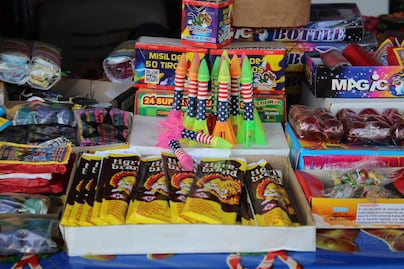 ¡No te la juegues! Protección Civil La Paz alerta que el algodón y la mezclilla podrían salvarte de la pirotecnia