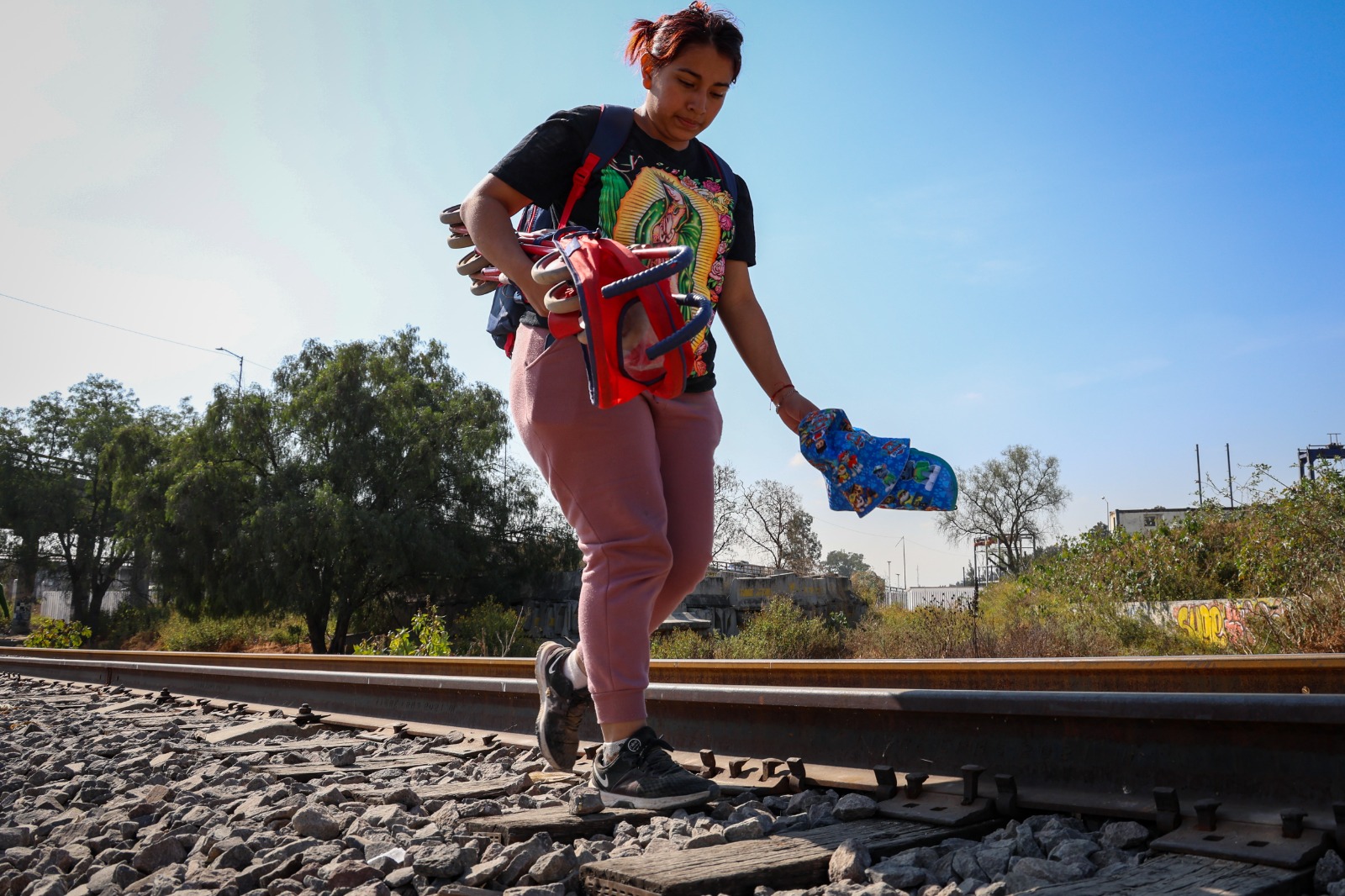 Desde Nezahualcóyotl, cientos de peregrinos inician su camino hacia la Basílica de Guadalupe, enfrentando diversos desafíos. Foto Luis Camacho