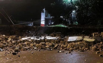 Cae barda de iglesia histórica en Cuautitlán Izcalli por intensa lluvia