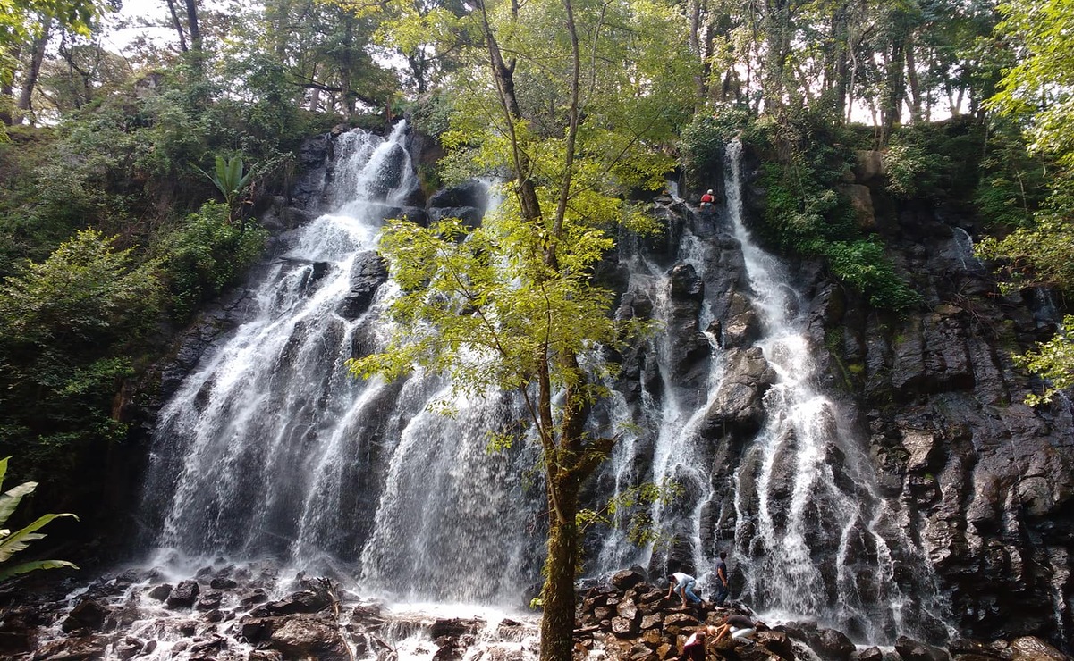 Pueden presenciar la hermosa vista de 35 metros de altura de la Cascada Velo de Novia. Foto: Especial