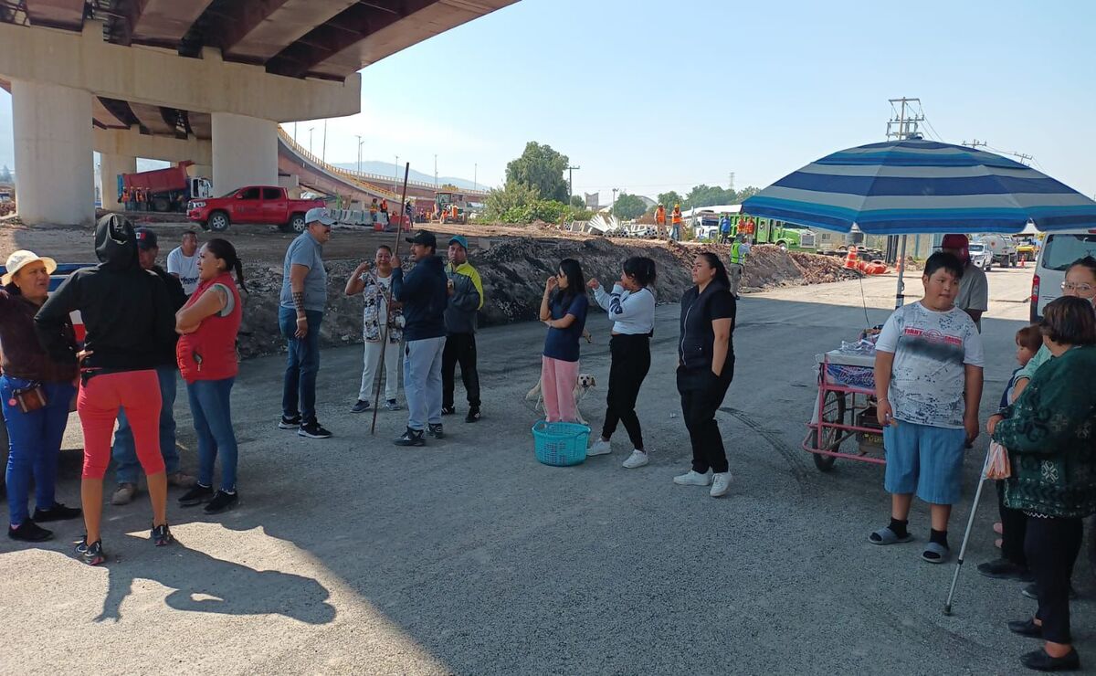 los ciudadanos paralizaron la pavimentación de la Avenida Recursos Hidráulicos Foto: Especial