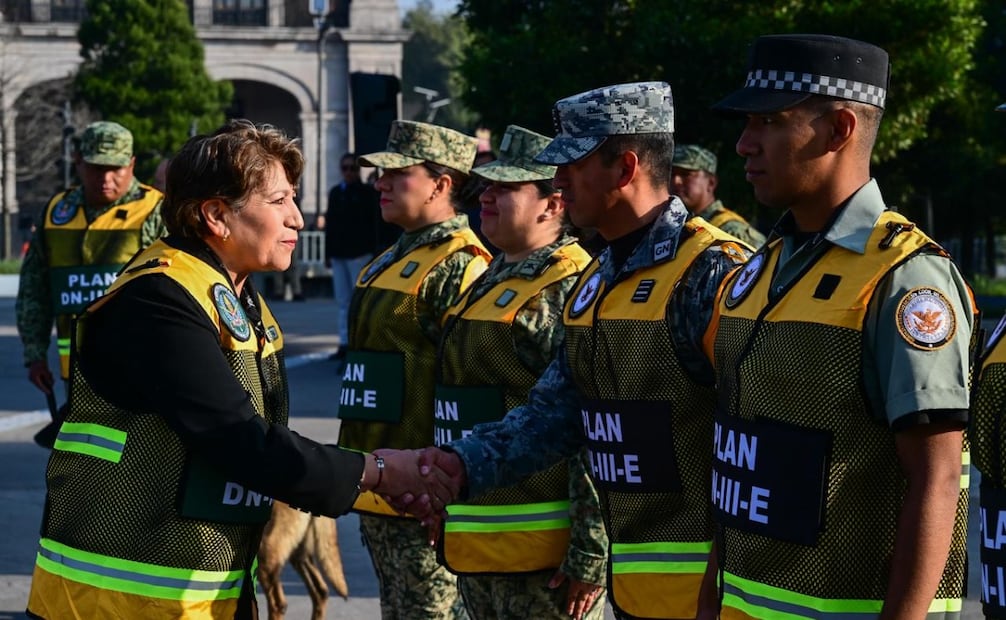 La ceremonia conmemorativa se realizó en la Plaza de los Mártires de Toluca. Foto especial