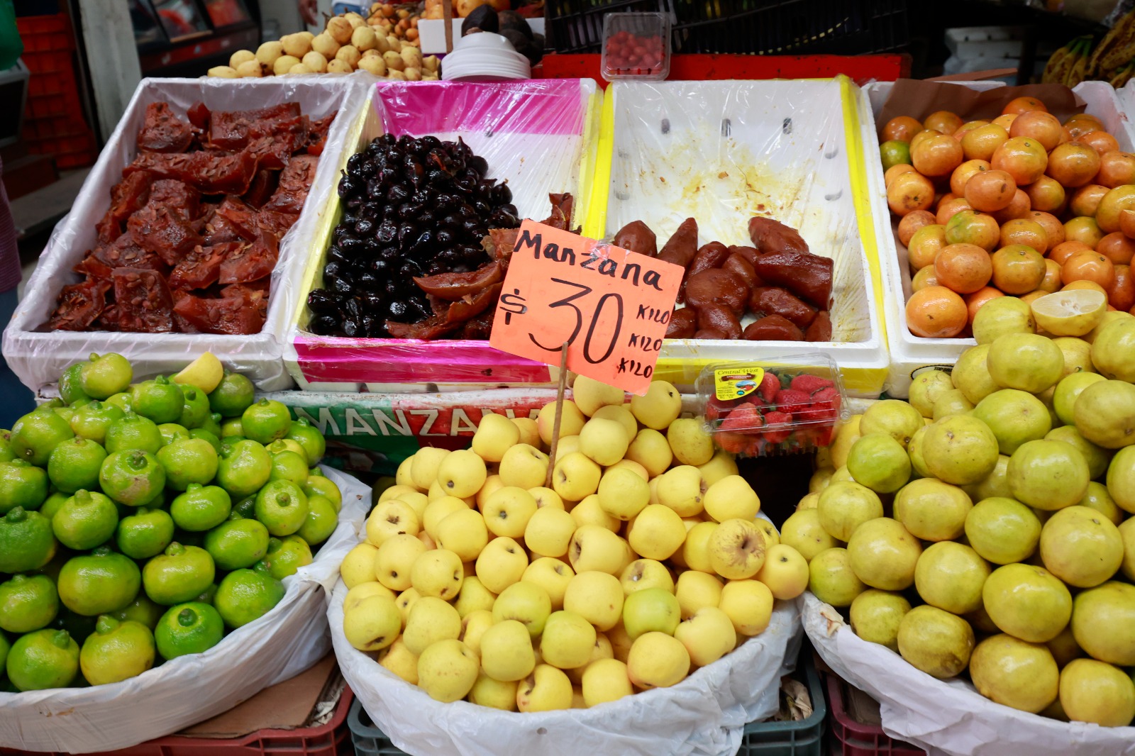 Los costos de frutas y verduras se han elevado en los últimos meses. Foto Alejandro Vargas
