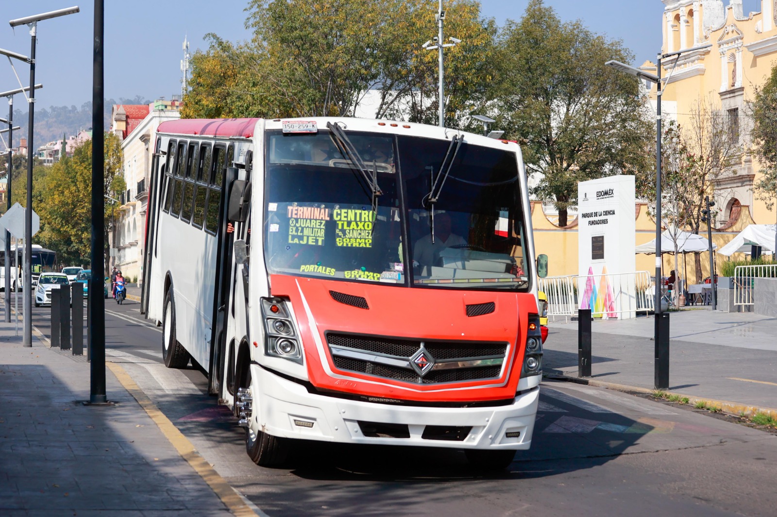 Transportistas concesionados afirman que sus ingresos no cubren gastos con las tarifas actuales. Foto Alejandro Vargas