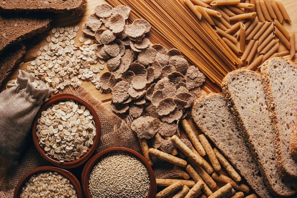 Los cereales integrales contienen menos azúcares simples y aportan más fibra. Foro: Abobe Stock