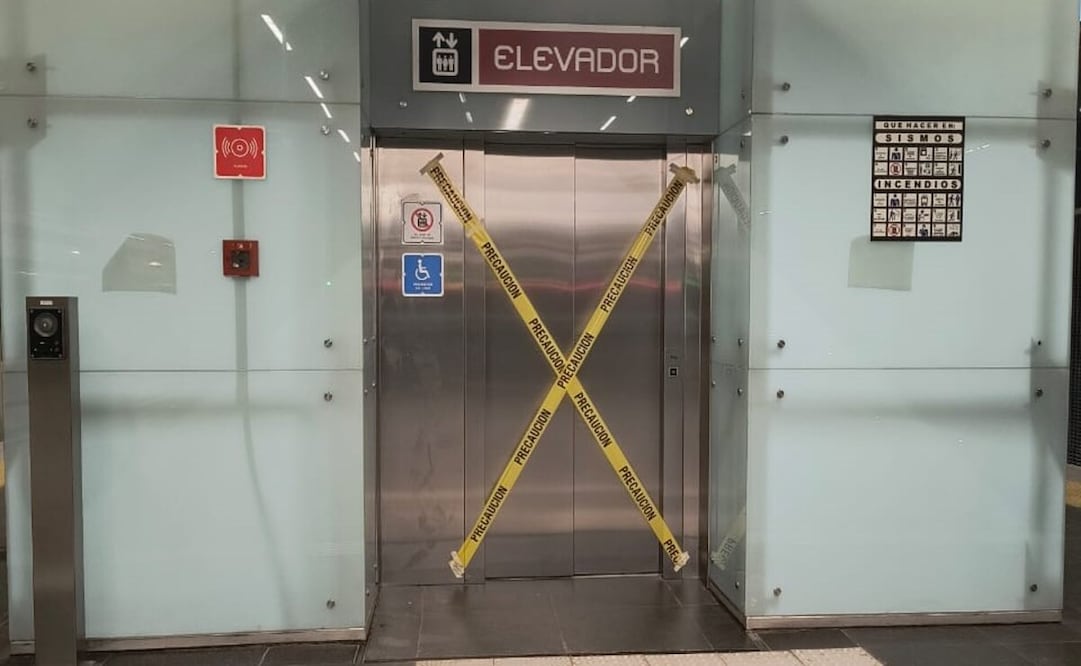 Los afectados comentan que tuvieron que recurrir a las escaleras eléctricas. Foto: Alejandro Vargas.
