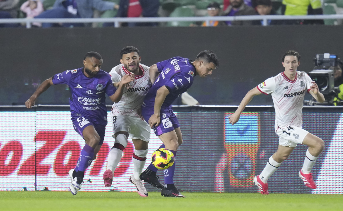 Mazatlán consiguió ponerse en ventaja luego de una jugada a balón parado, donde Facundo Almada fue el encargado de poner el 1-0. Foto: Especial