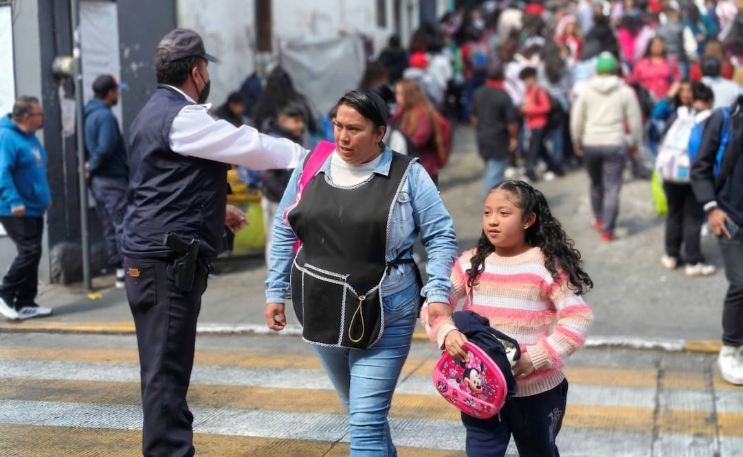 Elementos de tránsito priorizarán el paso de peatones y vigilarán que los automovilistas respeten los límites de velocidad en zonas escolares. Foto Especial