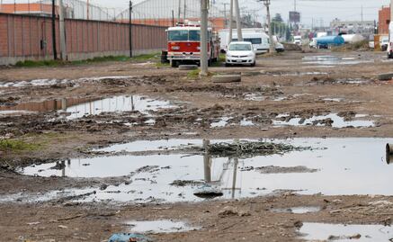 Lluvias afectan caminos a parques industriales en Edomex