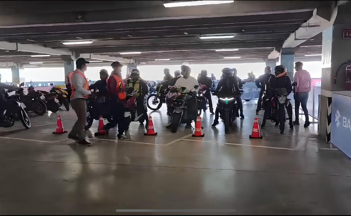 Motociclistas realizan pruebas prácticas y teóricas para obtener su certificación en Ecatepec, Edomex Foto: Especial