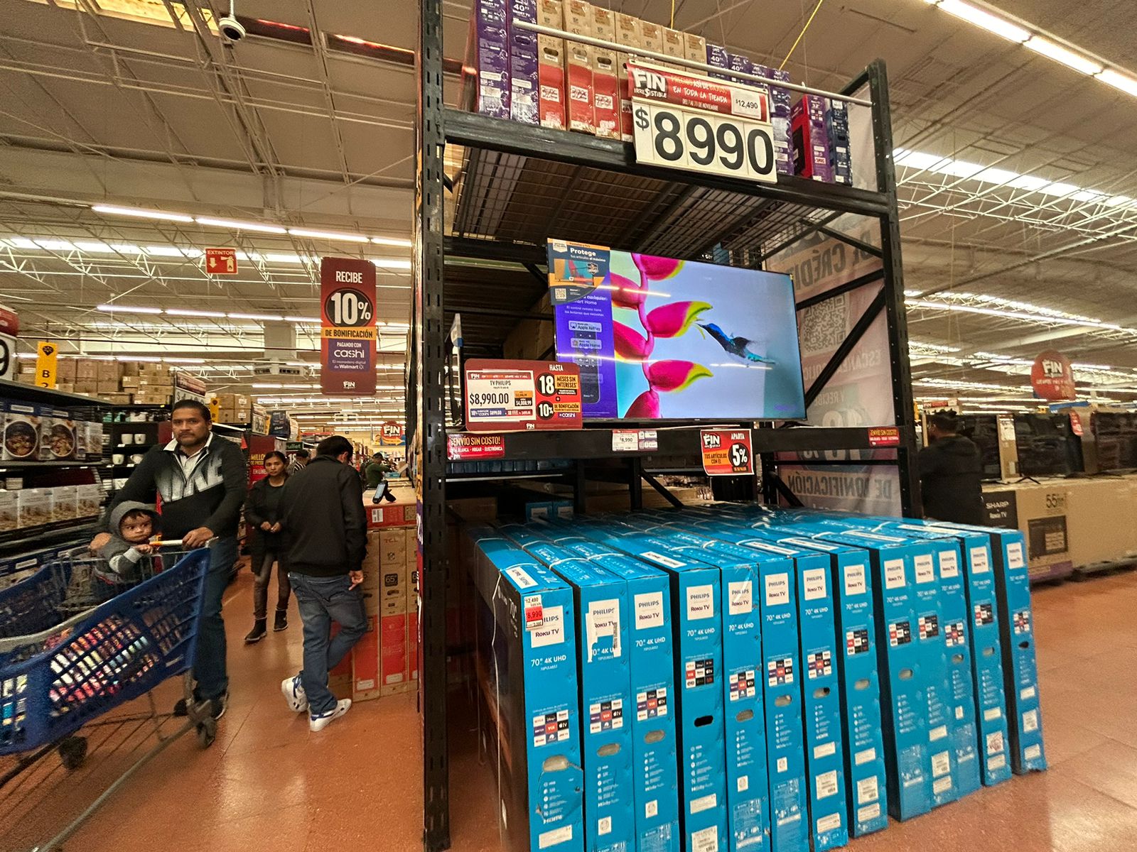 El Estado de México, por la cantidad de tiendas departamentales y consumidores, concentró una quinta parte de las quejas de los consumidores a nivel nacional. Foto Jorge Alvarado
