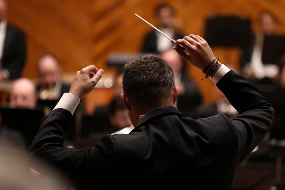 El director titular Rodrigo Macías encabezará el inicio de temporada en la Sala Felipe Villanueva con la Sinfonía No. 5 de Mahler. Foto Especial