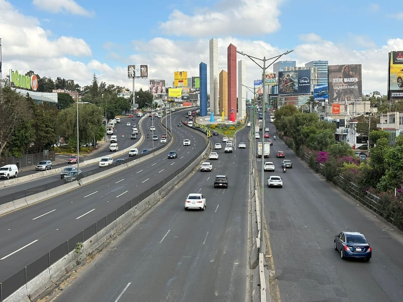 Los automovilistas que viajen de Tepotzotlán al Toreo deberán desviarse por la Av. Insurgentes y la calle del Balneario para evitar la zona de obras. Foto Especial