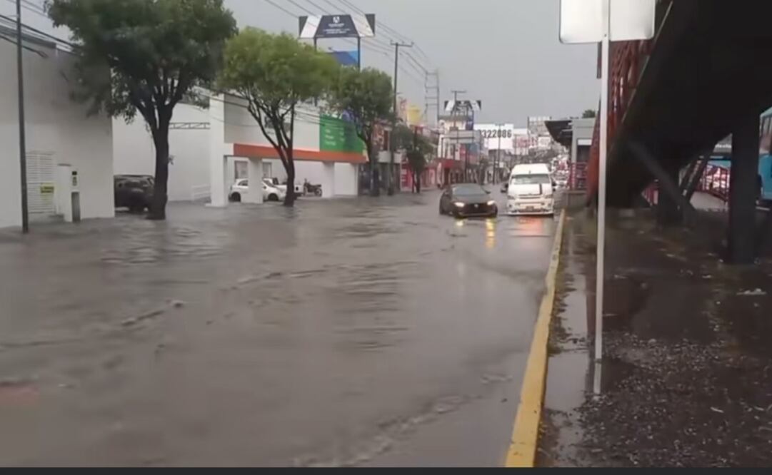 Se reportan retrasos en las Líneas 1, 2 y 4 debido a la lluvia y encharcamientos en Coacalco, Tultitlán, Naucalpan e Izcalli. Foto Especial