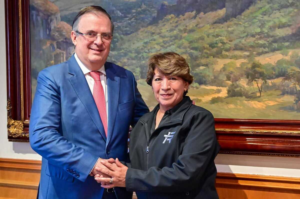 Toluca, Méx.- La gobernadora del Estado de México, Delfina Gómez Álvarez recibió en Palacio de Gobierno al secretario de Economía del Gobierno de México, Marcelo Ebrard, con quien delineó una estrategia para atraer inversiones y generar empleos.