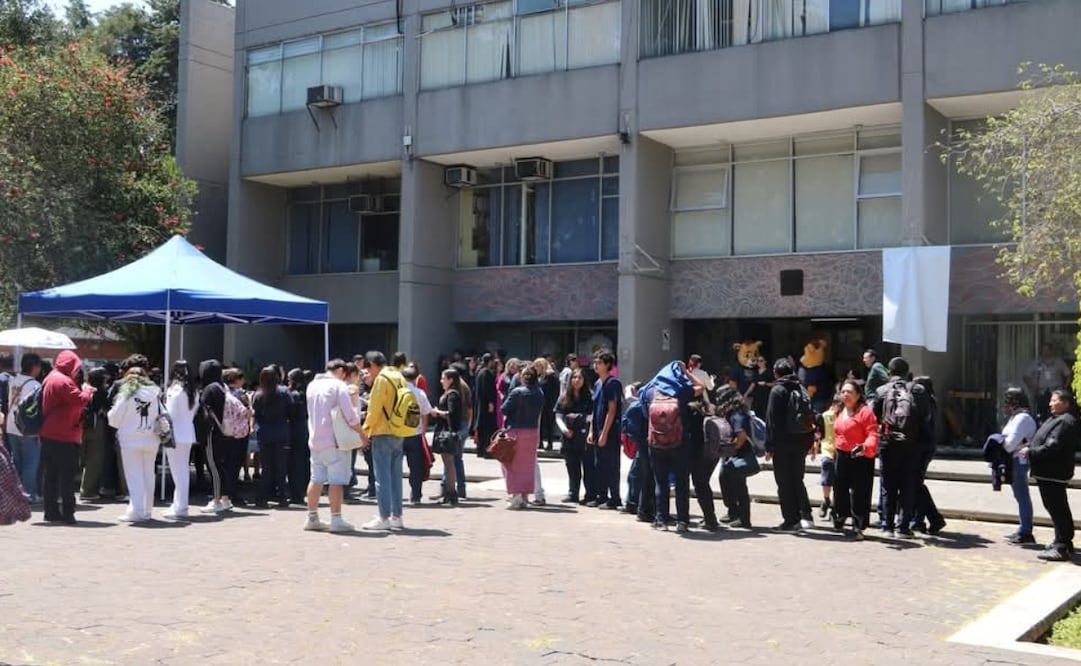 A las instalaciones acudieron elementos de Protección Civil de Tlalnepantla Y De seguridad ciudadana para realizar las inspecciones debidas. Foto. Especial