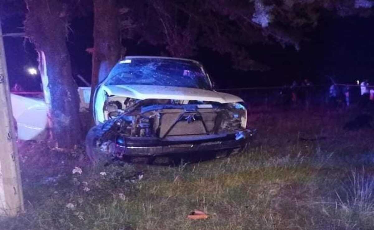 De acuerdo con reportes oficiales en la camioneta viajaban dos personas de 15 y 11 años, quienes perdieron la vida tras el impacto. Foto: Especial